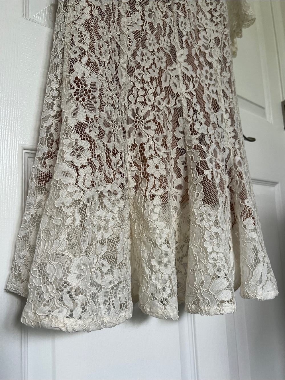 Worn Once House of CB “Sophia” Ivory Lace Dress Size L - Picture 5 of 6